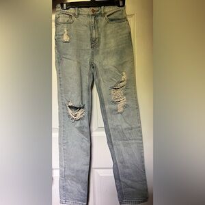 Urban outfitters High-Rise Mom jeans Size 24 like new